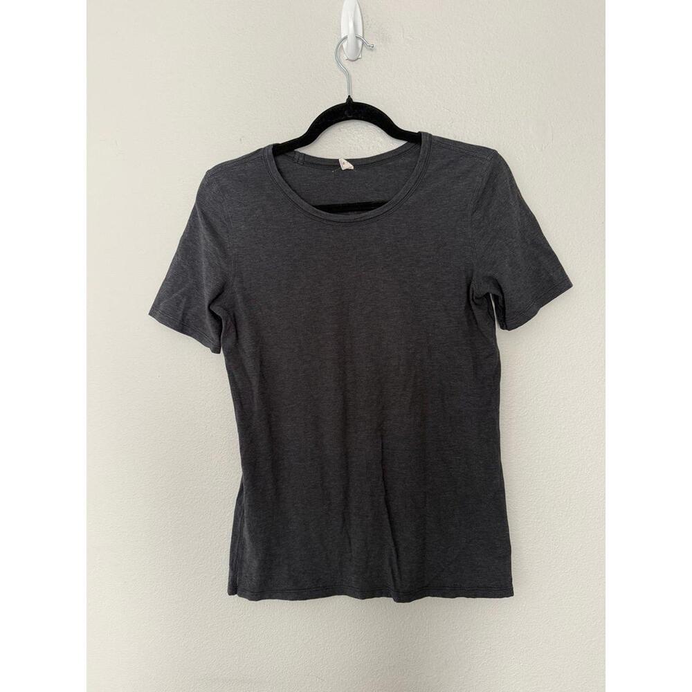 Lululemon women’s t shirt size 4 Dark grey color